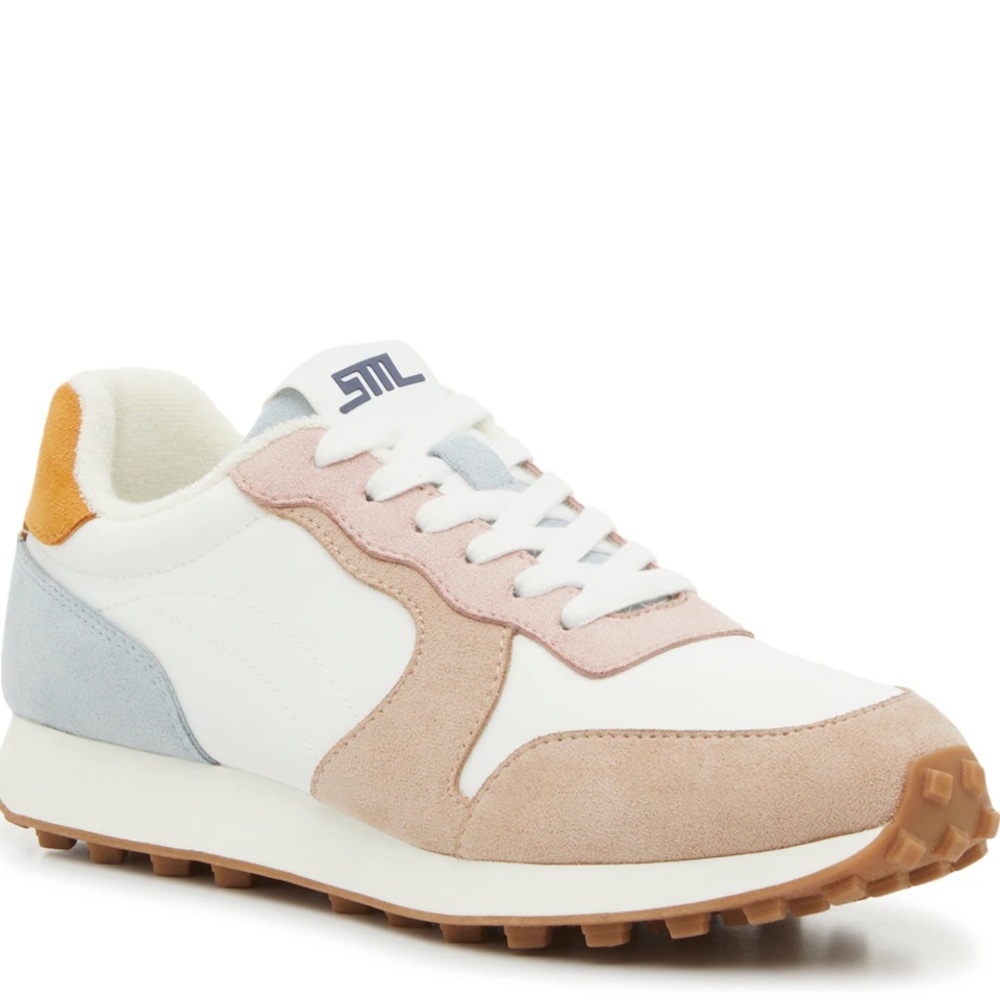 NEW! Women’s Fashion Sneaker